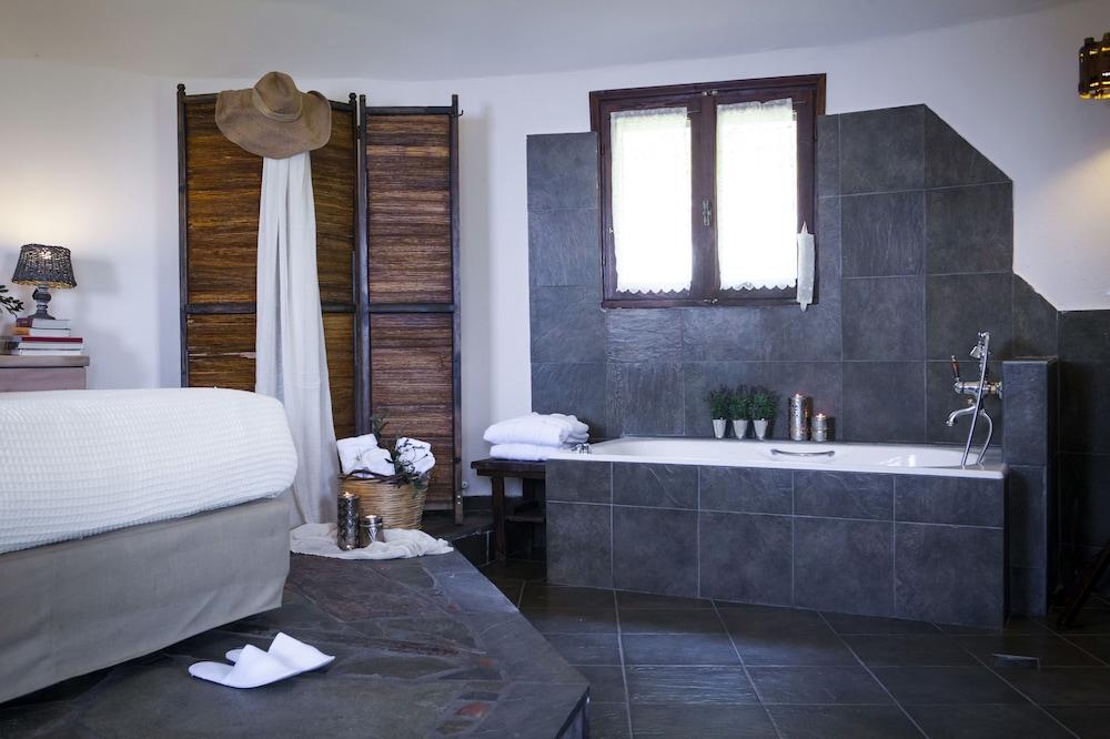 Dohos Boutique Hotel ลาริซา ภายนอก รูปภาพ