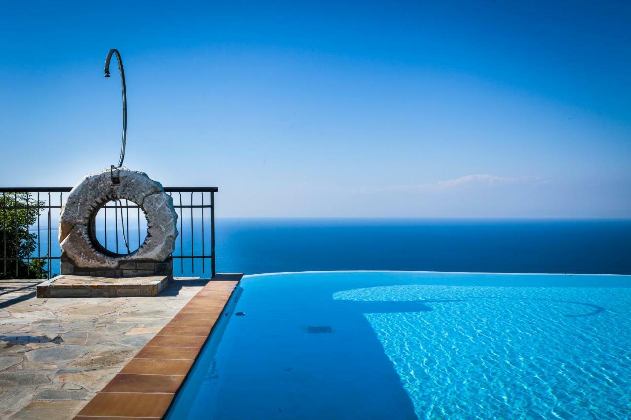 Dohos Boutique Hotel ลาริซา ภายนอก รูปภาพ